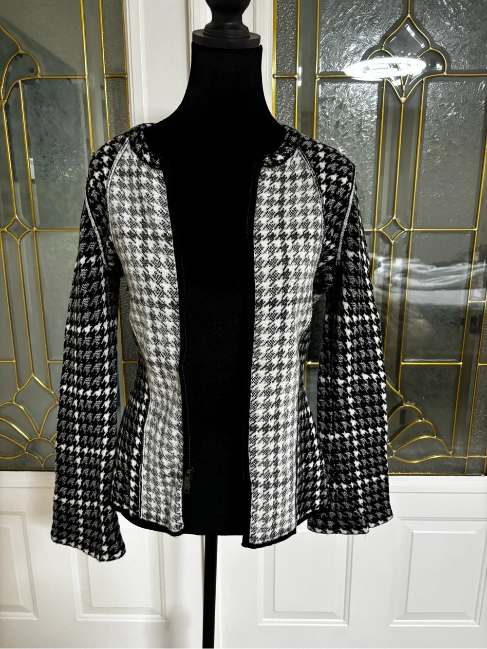 BCBGMaxAzria chic houndstooth